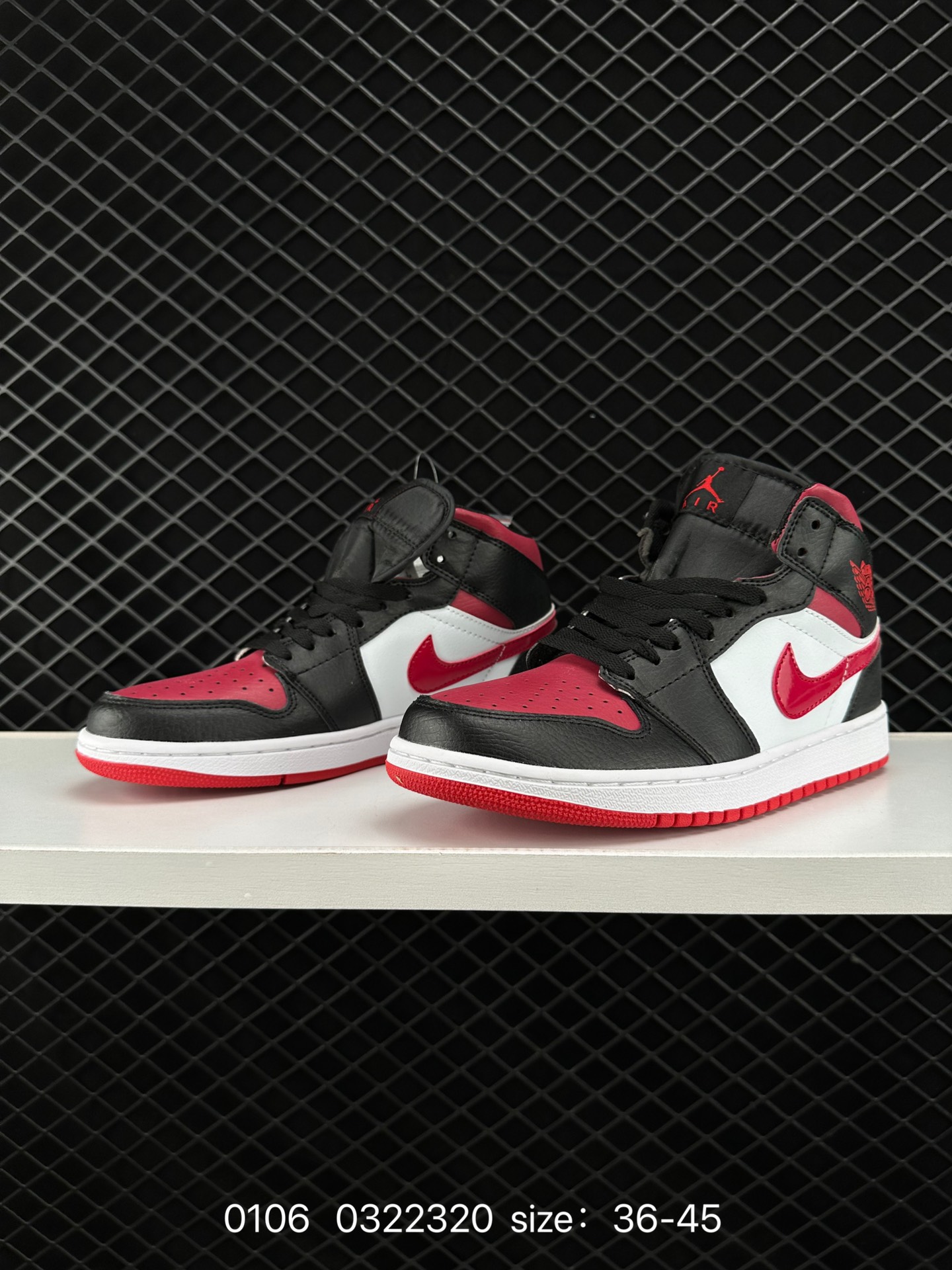 Nike Air Jordan 1 Retro High OG”Black/White“